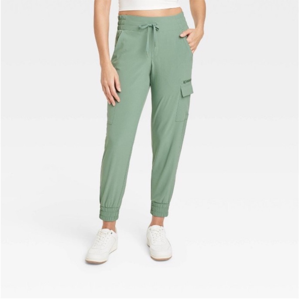 NWOT All In Motion Women's Cargo Jogger Pants Light Green